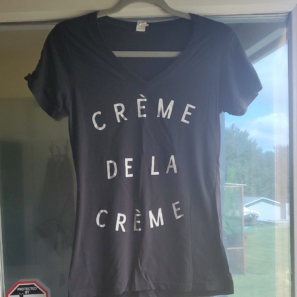 Chic Black V-Neck Graphic Tee